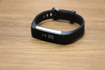 fitbit スマートウォッチ　活動量計　腕時計　心拍