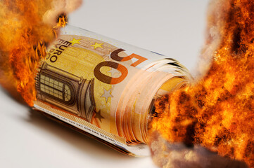 Geld verbrennen