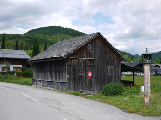 Fototapeta na wymiar 오스트리아 할슈타트의 목조로 만든 낡은 창고