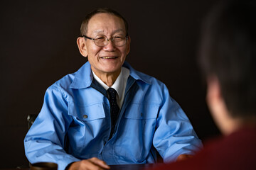 ビジネス・シニア