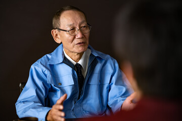 ビジネス・シニア