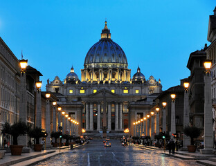 Fototapeta na wymiar night shoot The Papal Basilica of Saint Peter in the Vatican