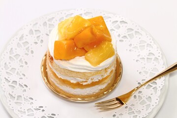 マンゴーとパイナップルのケーキ