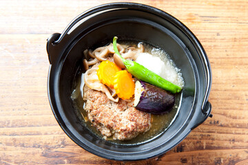 煮込みハンバーグ