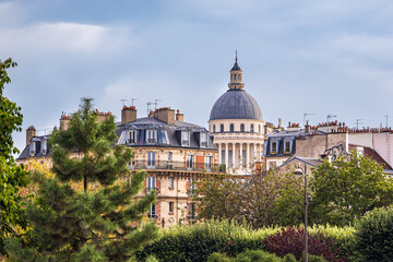 Fototapeta na wymiar Blick auf historische Gebäude in Paris, Frankreich