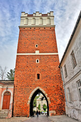 Brama Opatowska – gotycka brama wjazdowa w Sandomierzu