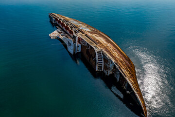 Schiffswrack aus der Luft | Untergegangenes Schiff aus der Luft | Ship