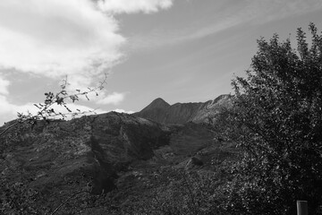 Castilla y León. León. Riaño. Picos de Europa. Si en condiciones normales se trata de habilidad, en contadas, en las situaciones más extremas, es el espíritu el que te salva. [Walter Bonatti]