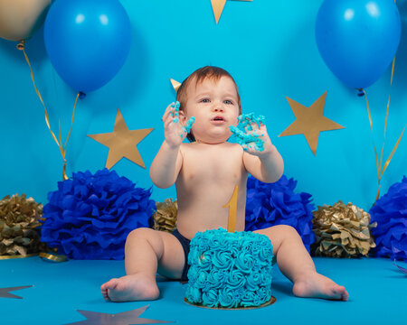 Smash Cake Baby, happy Birthday. First Year. 