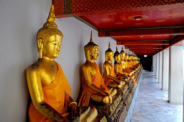 golden buddha statue