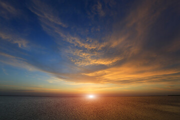 Fototapeta na wymiar nice sunset over sea