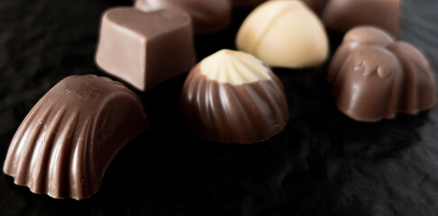 Selection of tasty chocolates, ideal for gifts.