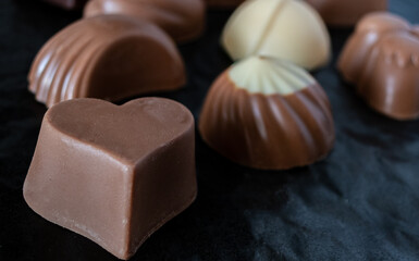 Selection of tasty chocolates, ideal for gifts.