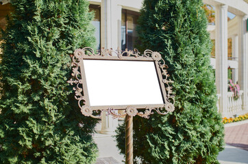 To place a banner in an openwork frame. Advertising. Menu.