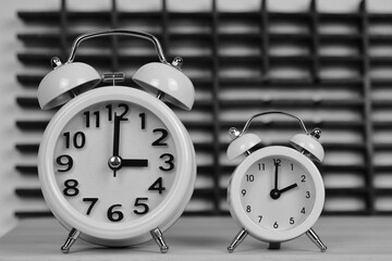 Clocks marking winter time change