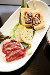 熊本名物　からし蓮根と馬刺