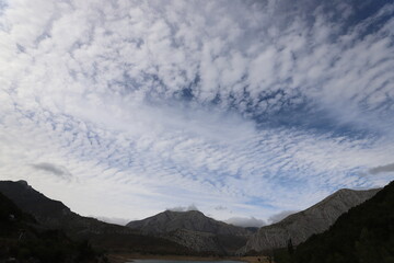 Castilla y León. León. Picos de Europa. Si en condiciones normales se trata de habilidad, en contadas, en las situaciones más extremas, es el espíritu el que te salva. [Walter Bonatti]