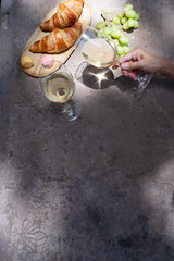 Obraz na płótnie Canvas picnic with wine