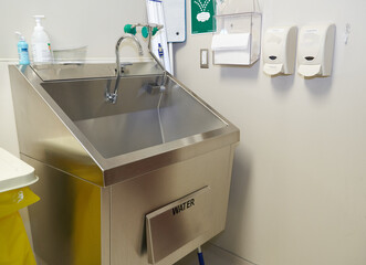 Medical lab hand wash station