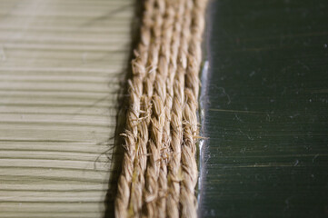 Cordas com cerâmica formando uma bela textura