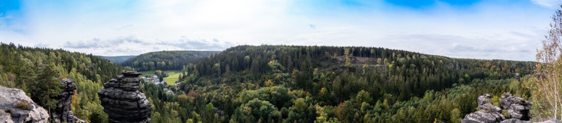 Panorama Bieletal, einem waldreiches Urlaubs- und Erholungsgebiet im Nationalpark Sächsische...