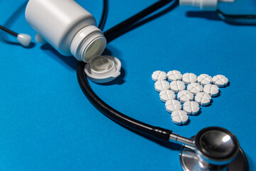 Medyczna piramida z tabletek dezynfekcja