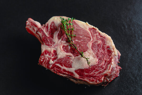Corte asado Rib eye churrasquer&iacute;a emplatado barbacoa asador argentino carne asada ojo de costilla con huevo