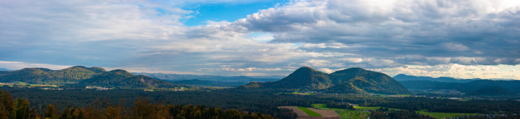 Naklejka premium panorama of the mountains in the morning