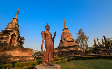 temple wat sasri in sukhothai at sunrise