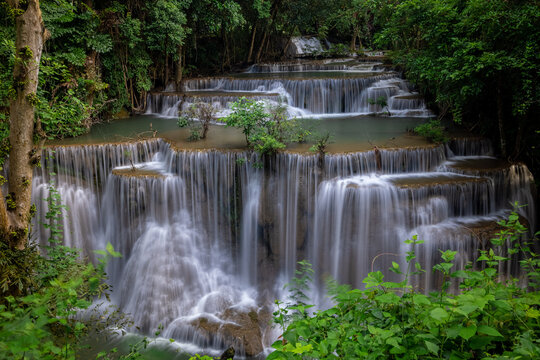 Hua Mea Khamin Waterfall in Thailand © SHUTTER DIN