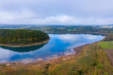 Fototapeta na wymiar Drones panorama in the autumnal lake landscape of the Upper Palatinate