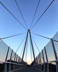 Symmetrical bridge