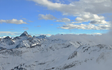 Obraz premium Panorama der winterlichen Allgäuer Alpen vom Nebelhorn aus gesehen