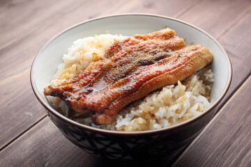 天然うなぎのうな丼