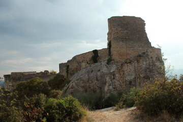 Forteresse de Mornas au crépuscule