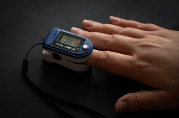 pulse oximeter self check blood oxygen saturation