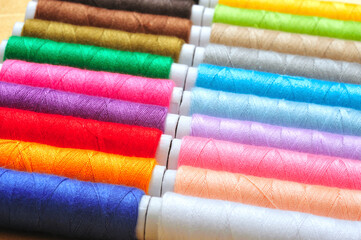 カラフルな糸