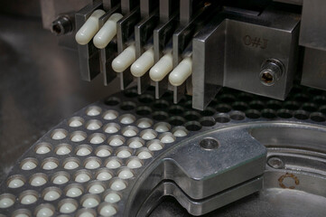 Pharmaceutical production,Automatic capsule manufacturing machine
