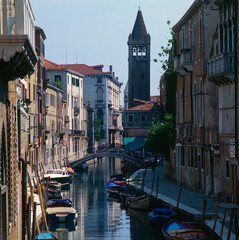 Venezia. Fondamenta Rezzonico verso il museo e il campanile della chiesa di San Samuele