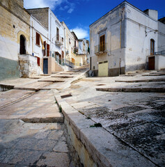 Canosa di Puglia.. Bari.. Via del borgo lastricata in pietra.