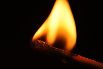 Phosphorus flames with wood phosphorus