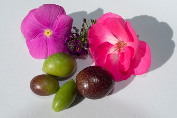 Aceitunas y flores