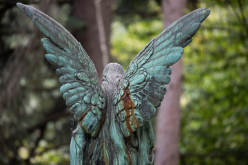 verfallener Engel auf dem Melaten Friedhof Köln