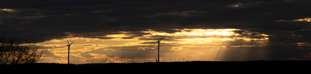 Windräder im Taunus Panorama