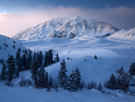 Scenic view of Mammoth Mountain