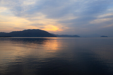 Fototapeta na wymiar 琵琶湖の朝