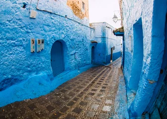 Deurstickers Smal steegje Morocco Chefchaouen blue city 