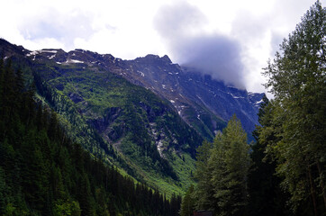 Fototapeta premium Alberta, Canada - Spectacular Scenery by Highway 1 through Glacier National Park