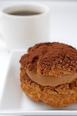 チョコのシュークリーム