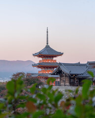 Obraz premium Three-storied pagoda of Kyoto kiyomizu temple of heaven